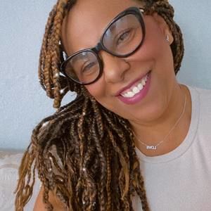 Meet your Posher, Glenys